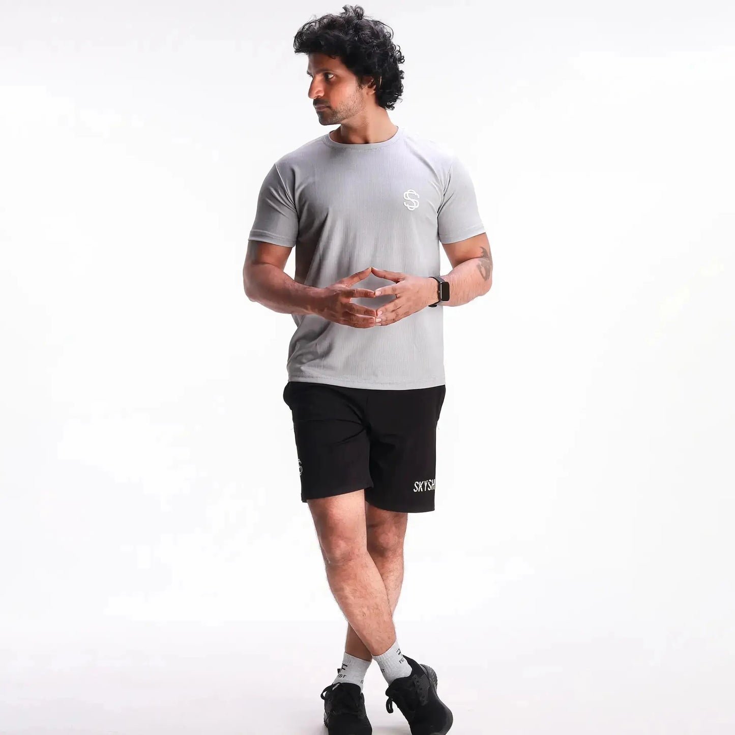 Skysh Men Grey Solid Round Neck check Polyester Spandex T-Shirt half
