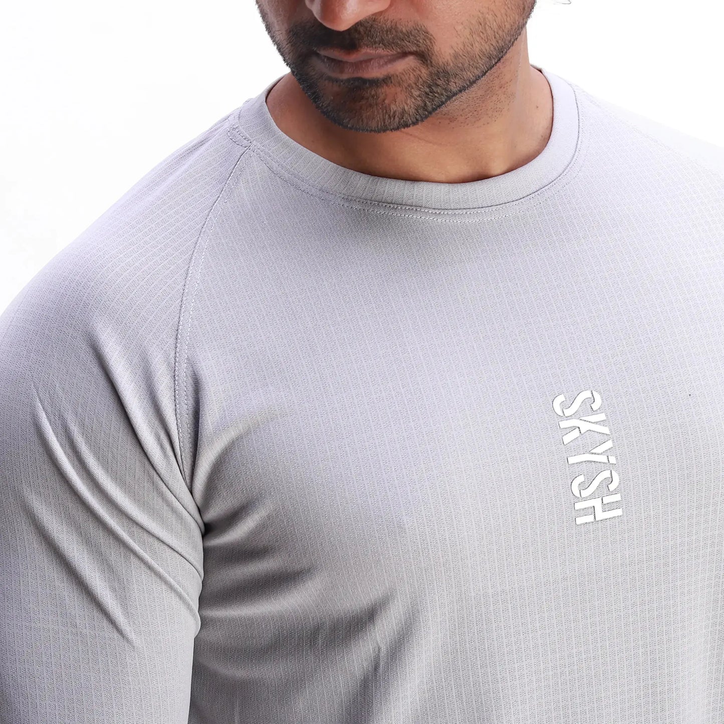 Skysh Men Grey Solid Round Neck check Polyester Spandex T-Shirt full